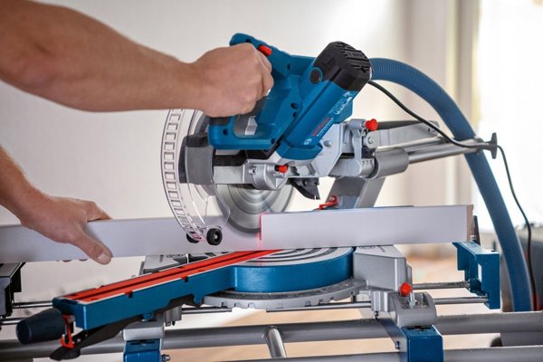 Πριόνι κοπής και μίτρας Bosch Bosch GCM 305-216 D (μπλε, 1,200 watts)