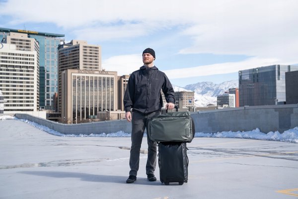 Ταξιδιωτική βαλίτσα Wandrd Transit Carry-On Roller 40 l - μαύρη