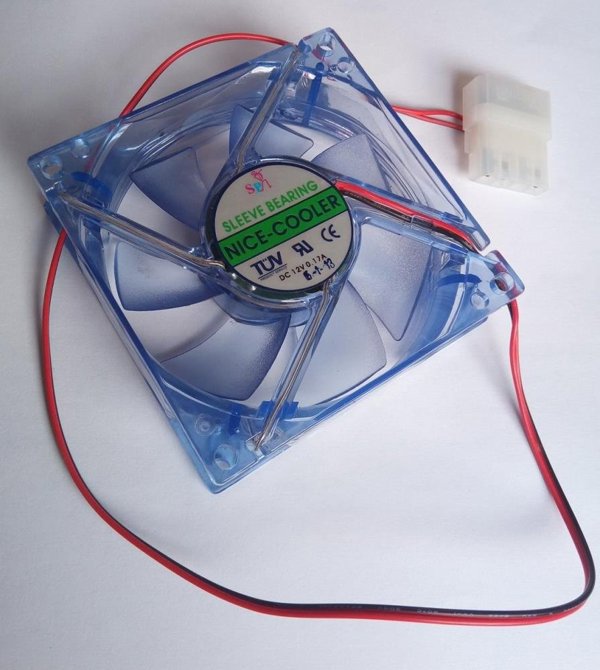 EuroCase Wentylator 80mm 12V/0,17A Μπλε Φωτισμός (Molex)