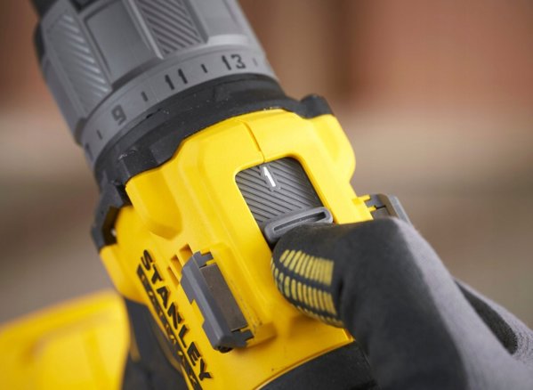 Stanley Δραπανοκατσάβιδο FatMax V20 SFMCD726D2K 18V με 2 Μπαταρίες 2Ah και Βαλιτσάκι Μεταφοράς