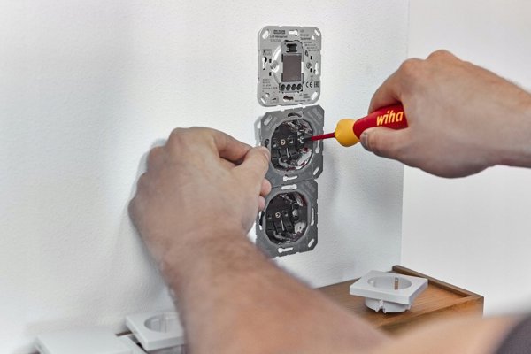 Wiha PocketMax Electric Μονωμένο Κατσαβίδι με 4 Μύτες, 45296