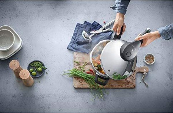 WMF Χύτρα Ταχύτητας WMF Perfect Premium 4,5l, χύτρα ταχύτητας 22 cm, γυαλισμένο ανοξείδωτο ατσάλι Cromargan, επαγωγή, 2 επίπεδα μαγειρέματος, πολυλειτουργικό κουμπί