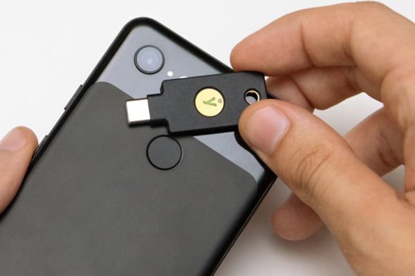 Yubico YubiKey 5C NFC - Κλειδί Ασφαλείας U2F USB-C, Πρωτόκολλο FIDO2, Προστασία 2FA για Υπολογιστές και Smartphones