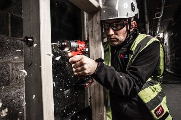 MILWAUKEE.UD.M12FPD2MC-602X ΚΑΤΣΑΒΙΔΙ + ΛΑΜΠΑ ΚΑΙ ΑΜΑΝΙΚΟ