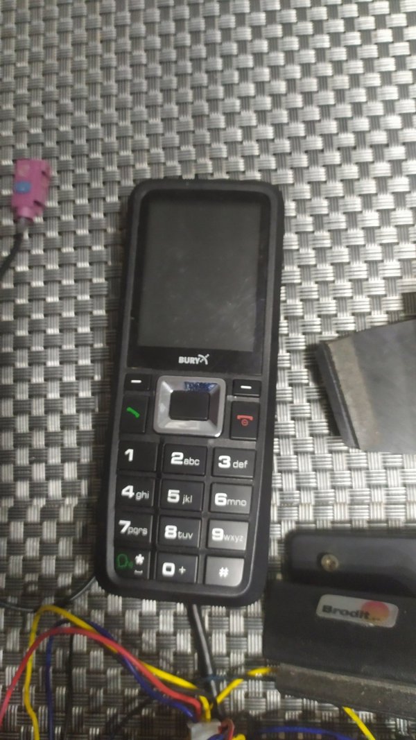 Zestaw glosnomowiacy THB Bury Bury CP 1000 CarPhone LTE m. Sprachsteuerung