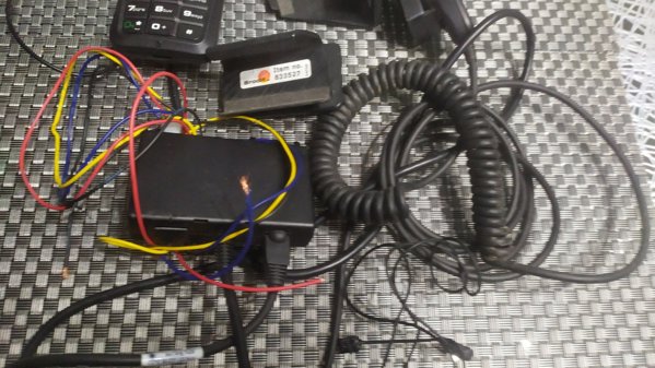 Zestaw glosnomowiacy THB Bury Bury CP 1000 CarPhone LTE m. Sprachsteuerung