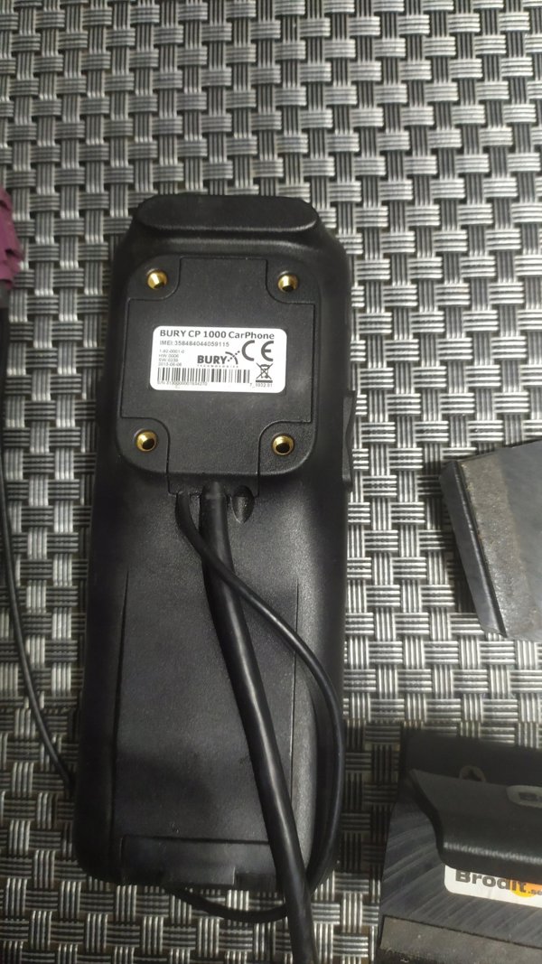 Zestaw glosnomowiacy THB Bury Bury CP 1000 CarPhone LTE m. Sprachsteuerung