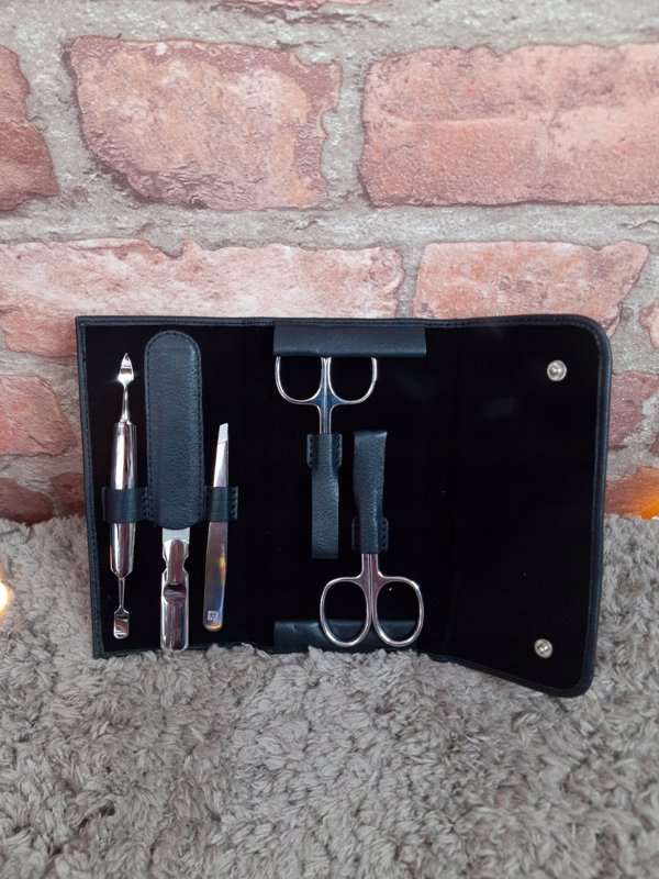 Zwilling Classic Inox Σετ Μανικιούρ 5 Τεμαχίων σε Μαύρη Δερμάτινη Θήκη